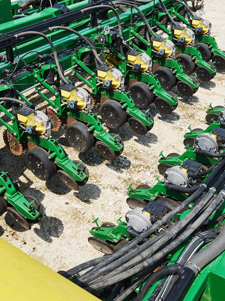Mangueiras hidráulicas e conexões organizadas na EdenFlex